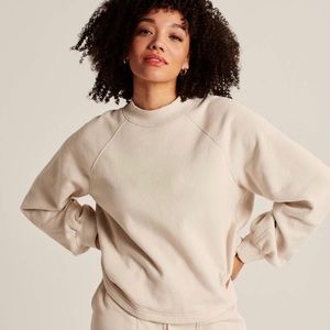 Abercrombie & Fitch Sweat set Mini Mockneck Sweatshirt & Cloud Paperbag shorts